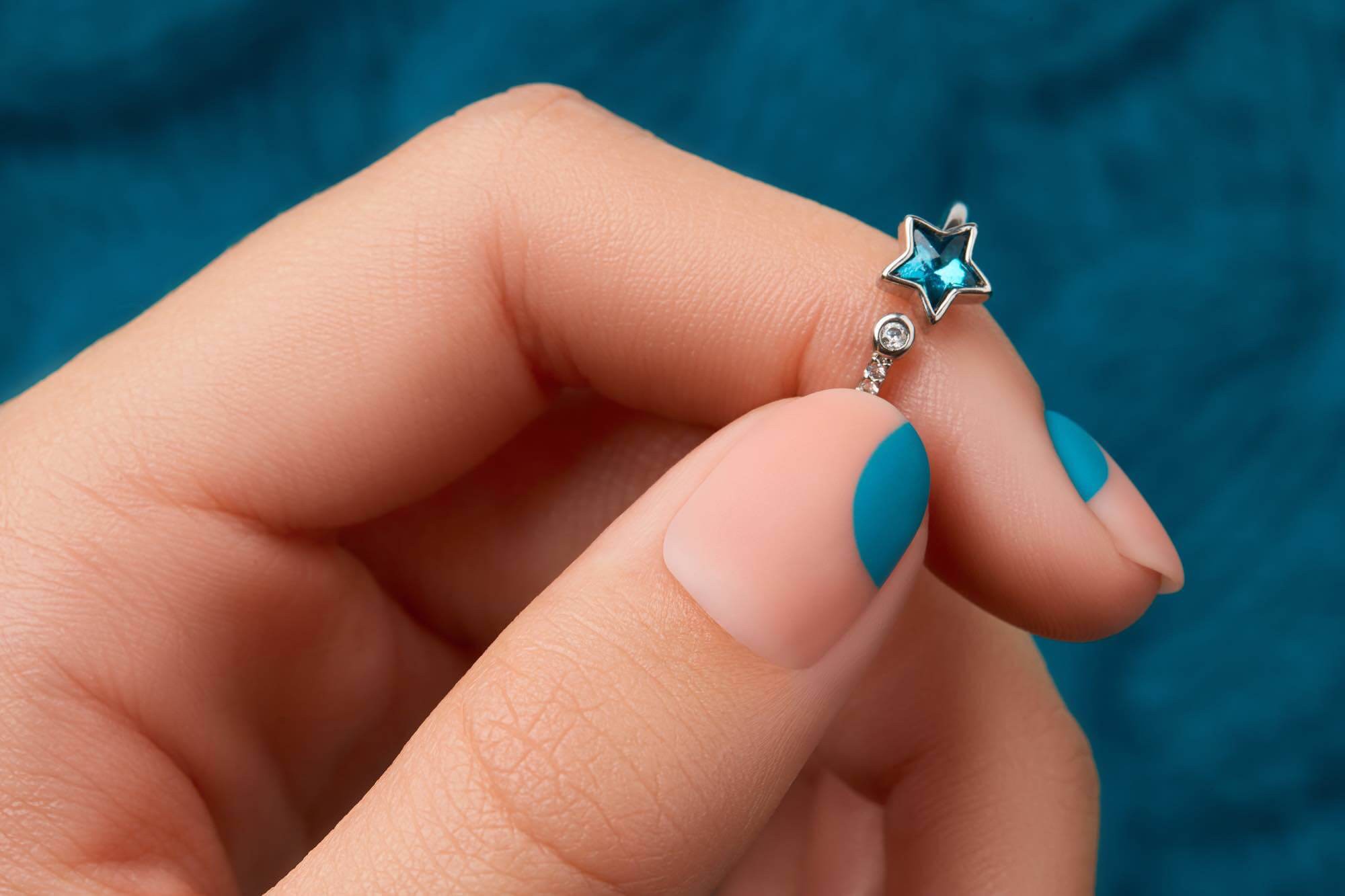 Negative space nagel