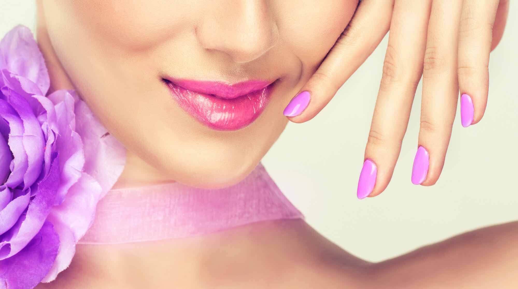 Roze paarse nagels