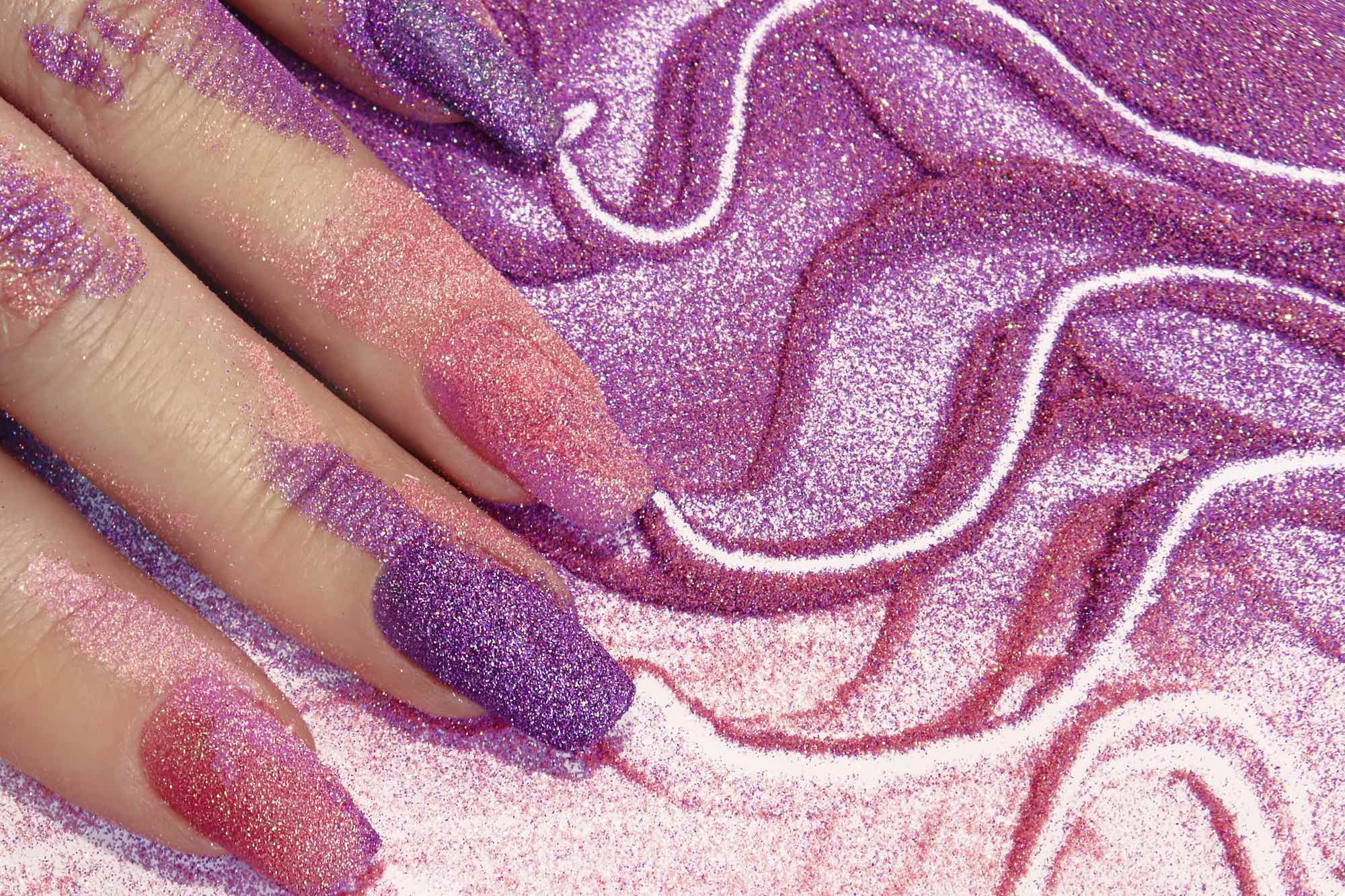 Roze paarse glitternagels